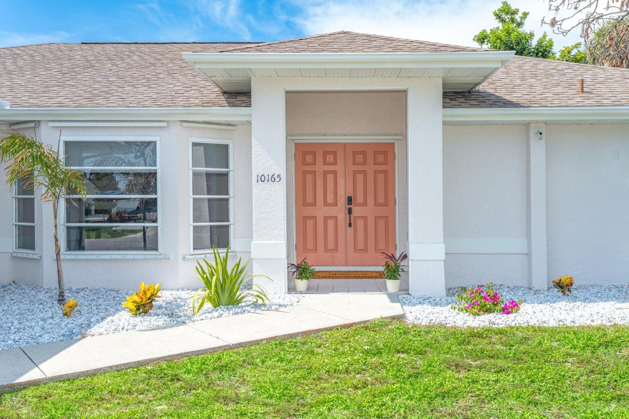Beautiful Spacious Home! Close To Beaches - Heated Private Pool Englewood Exterior photo